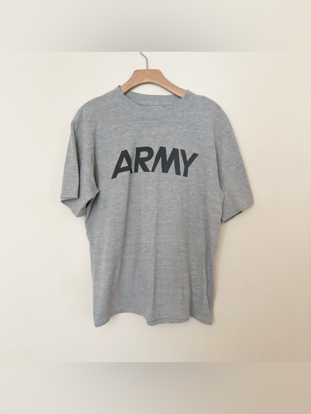 Vintage Classic Army Tee T-shirt Mens Size Medium Military Physical Training Gym